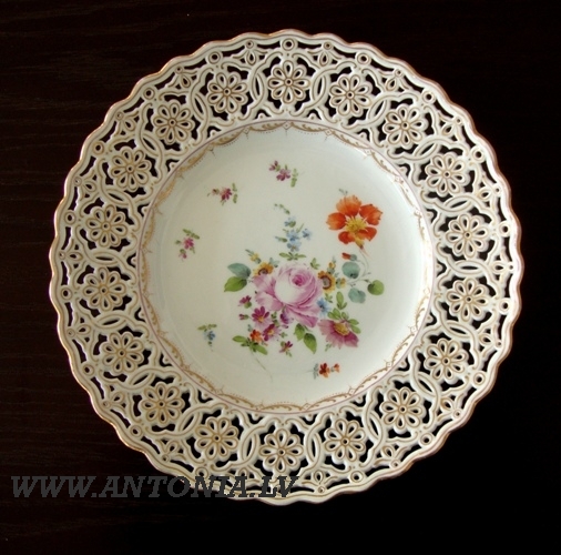 17. Porcelain plate