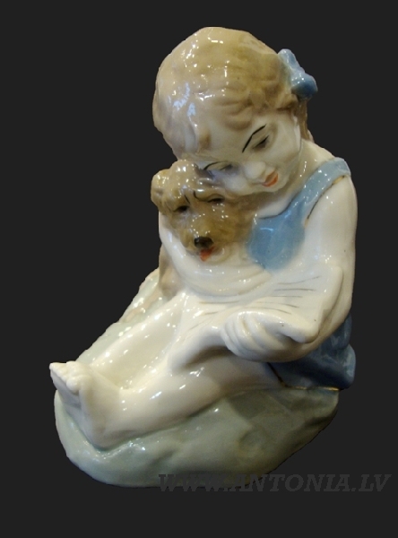 12. Meitene, suns un grāmata