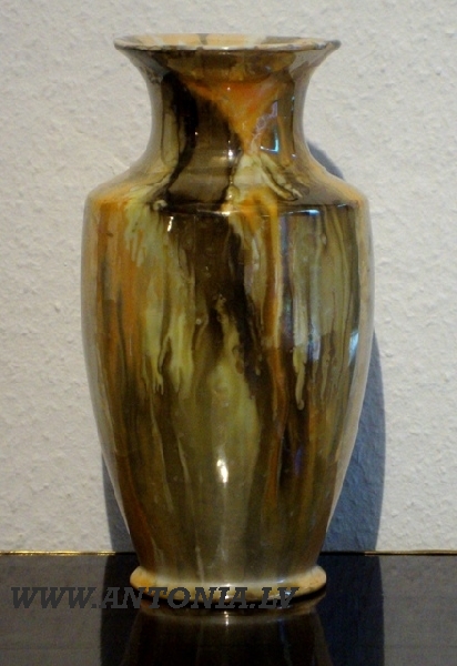 143. Vase