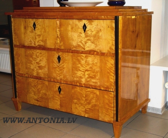 23. Комод из берёзи