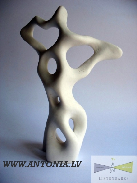 2. Elīna Titāne (1978)