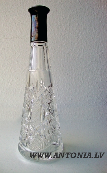 2. Хрустальний графин