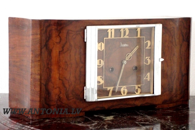 Настольные часы 