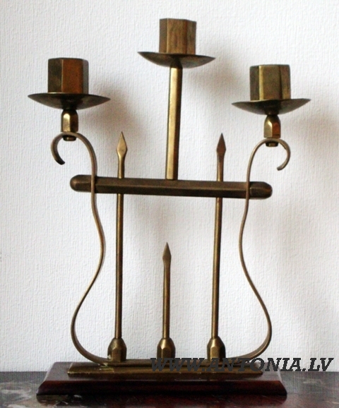 Candlestick with 3 embranchments