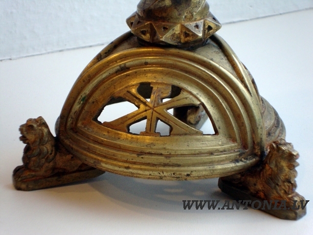 Neo baroka svečturis