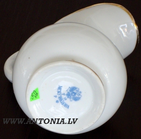 Сливочник с цветочным узором