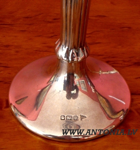 Walker&Hall. Серебряные вазы - пара