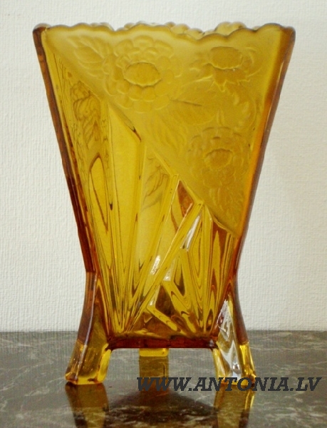 Ваза в стиле Арт-Деко - треугольная