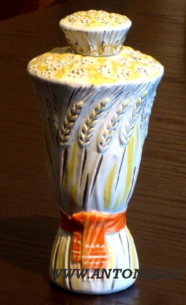 Karafe. Rudzu vārpas