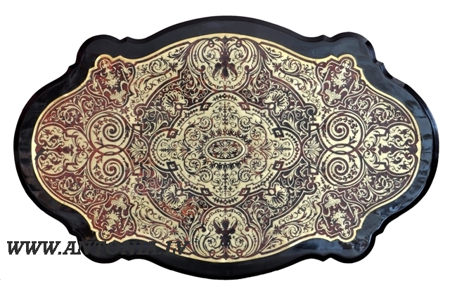 Стол в технике Шарля Була