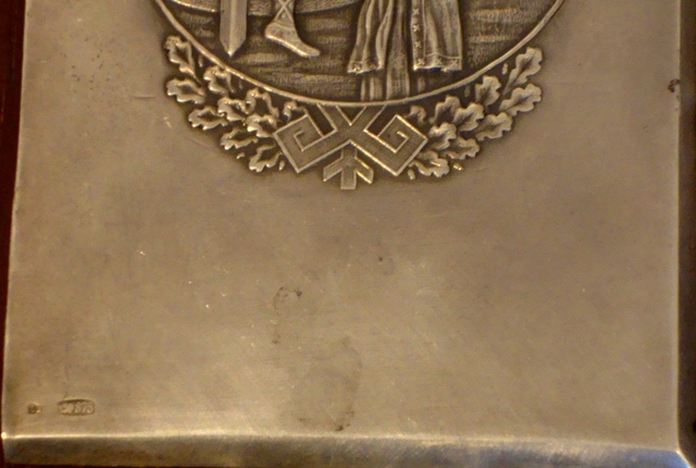 Karavīrs un meitene