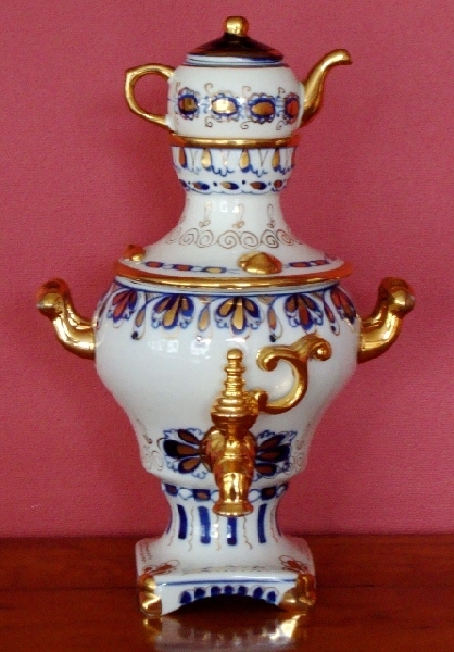 Porcelain samovar