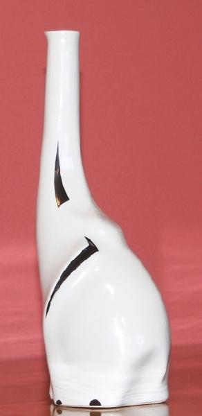 Vāze.  Ziloņa formas