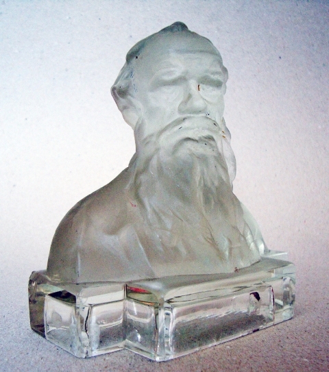 Stikla figūra. Grāfs Tolstojs