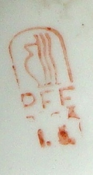 Vāze ar lapu rakstu