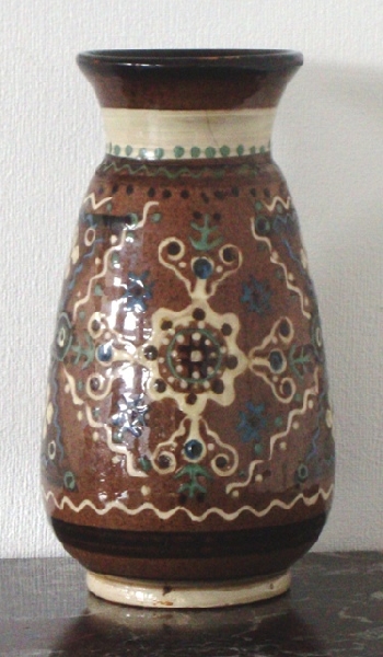 Ваза. Сельские сцены жизни. По словам Р. Сута мета