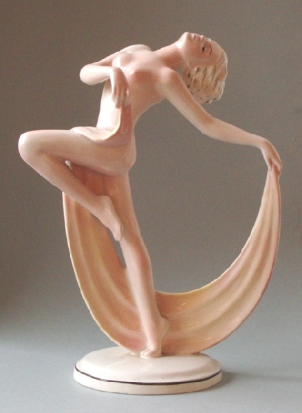 Танец с шелковым шарфом